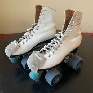 Dominion rollerskates - size 9/10